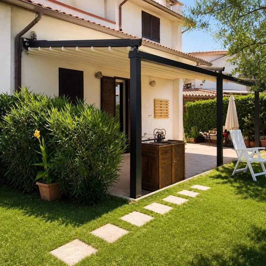 Pergola bioclimatica addossata con lame orientabili